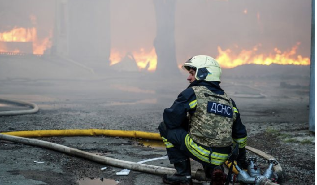 Росіяни вдарили ракетою по Лозовій на Харківщині: загинув чоловік, троє постраждали