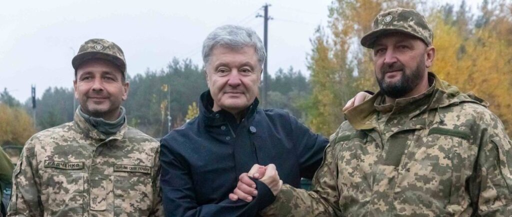 Багі, квадроцикли, генератори: Порошенко передав військовим чергову партію допомоги