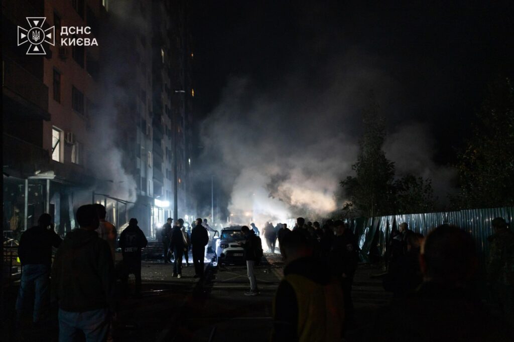 Russia strikes Kyiv: fires break out in two districts, one injured